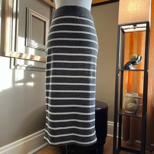 Striped skirt by GAP. Size S. Marled gray with cream stripes. NWT.